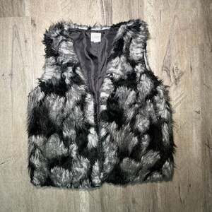 b-SHARP Gray and Black Faux Fur Vest Size Medium